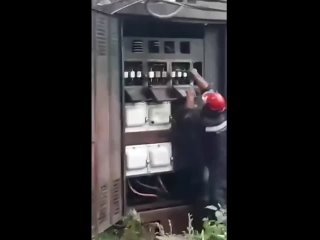 free тут постучали там постучали а потом это все взрывается о технике безопасности никто даже не вспомнил hd
