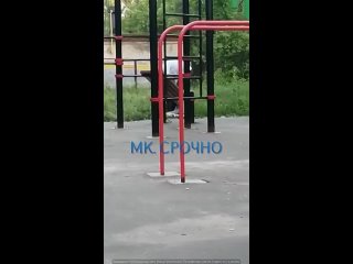 free в подмосковье алкоголик мужчина в белом зарезал полицейского после того как тот сделал ему замечание hd