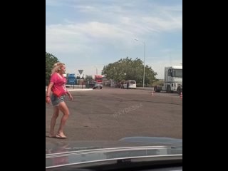 free в украине пара продажных дамочек не смогла поделить клиента дальнобойщика и устроила драку с применением перца hd