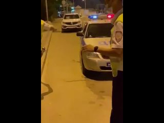 free в ейске пьяный пассажир очень вызывающе себя вёл при останое тс сотрудниками дпс hd