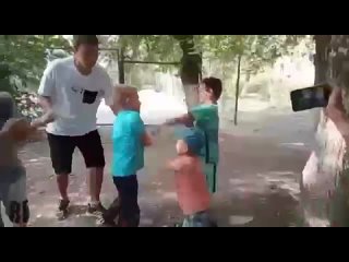 free в казахстане местная детвора позвала русского мальчика подраться 1 на 1 но в итоге взрослый 18 летний казах ударил hd