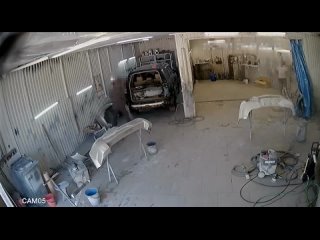 free в ставрополе 29 летний мужчина ворвался в автосервис с лопатой и со всей силой ударил механика по голове hd