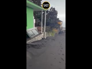 free а на испанском острове пальма в результате извержения вулкана осталось приличное количество пепла hd