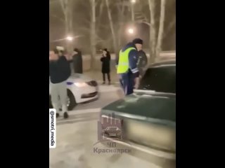 free в красноярске дпс ник разбил вдребезги стекло жигулей после того как 24 летний водитель пообещал выйти из машины hd