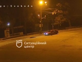 free в днепре автодятел выскочил из тачки чтобы вырубить пешехода сделавшего ему замечание hd