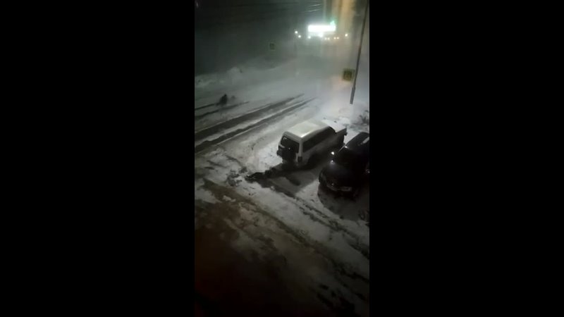 free замёрз тогда посмотри что творится в петропавловске камчатском где людей буквально сдувает ветром посреди улицы hd