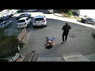free девушка выпала из окна многоэтажки на улице ломоносова сегодня 16 сентября в 1411 по словам очевидцев горожанка hd