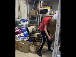 free в пункте выдачи ozon люди не могли забрать посылки из за зомби сотрудницы hd