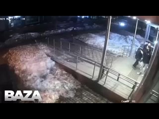 free мужчина с ножом ворвался в компьютерный клуб в подмосковном фрязино он ранил трех человек по предварительной hd