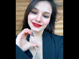 free софья самодурова я девушка с обложки глянцевого журнала очень модная и красивая соня наслаждается своей красотой и hd
