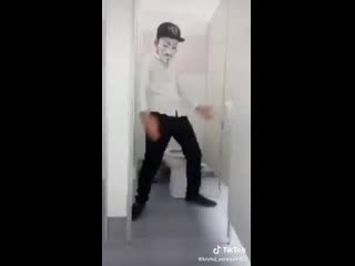 free девочки и тик ток анонимус флексит в школьном туалете hd
