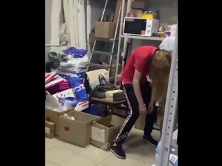 free в пункте выдачи ozon люди не могли забрать посылки из за зомби сотрудницы hd