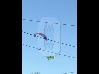 free мужчина пролетел на параплане в подмосковье чтобы признаться в любви hd