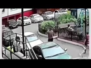 free в воронеже мужчина решил забрать свою дочь с молодые площадки потому что бывшая жена не давала ему с ней видеться hd