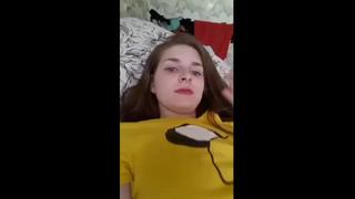 free молодая студентка н камеру перископ общается на интим темы показывает свои сиси писю попку раздевается рассказывает hd