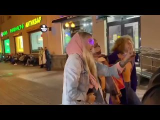 free соевые либералки из питера показали сиськи на камеру на митинге классические шлюхи западного мира hd