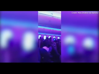 free стюардесса случайно нажала кнопку в самолёте и чуть не спровоцировала авиакатастрофу hd