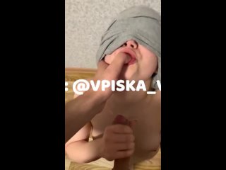 free отсосала хуй с завязанными глазами заставил глотать сперму на камеру секретарша глотает сперму hd