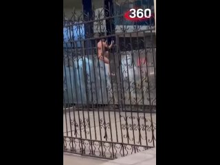 free голый и пьяный казахский терминатор разбушевался в аэропорту hd