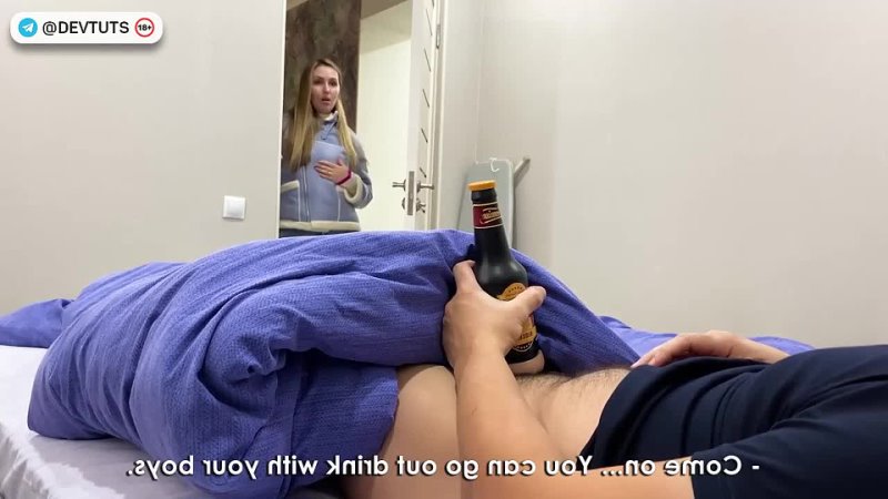 free мачеха милфа застукала пасынка за мастурбацией и трахнула его порно секс трахает русское инцест сестра домашнее hd