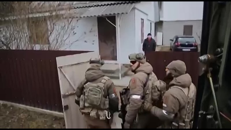free не надо поднимать руки бойцы чеченского спецназа и мирный житель hd