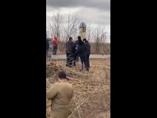 free в энергодаре людей которые блокируют маршрут передвижения вс рф начали разгонять hd