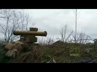 free работа из птрк по позиции украинских военных и моментальный прилёт туда же из артиллерийского орудия hd