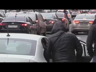 free трепова вручив владлену татарскому статуэтку ушла из кафе уже через семь минут в этот момент прогремел взрыв hd