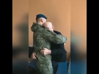 free перед тем как отправить внука на спецоперацию дедушка участник вов взял с него слово что тот вернется домой живым hd