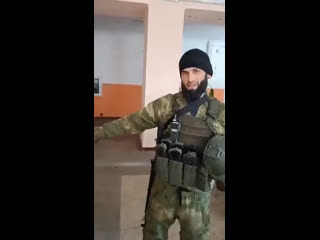 free а вот видео того как заселялись кадыровские бройлерные свиньи в здание в с каиры которое было накрыто himars hd