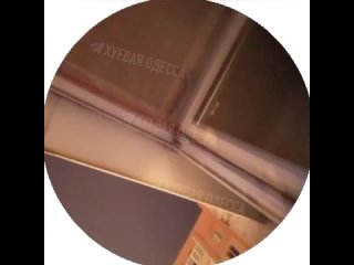free жительница одессы хотела заснять полёт шахида но получилось что она засняла прилет осколков шахида в свое окно hd