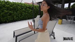 free сбылась маленькая мечта очкарички sona bella прокатиться на члене jmac hd