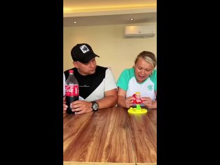 free omg она пыталась помочь ему но это было бесполезно shorts лучшее видео от лысый и блондинка hd