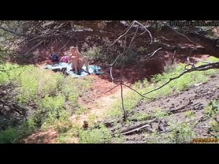 free в палатку ворвалась сестра и начала раздеваться порно блокнот hd