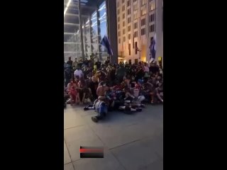 free это дорогие друзья товарищеская встреча на вокзале немцев которые идентифицируют себя как молодые хотелось бы еще на hd