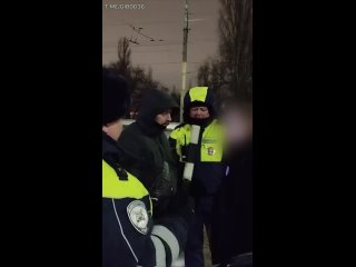 free полицейские задержали жителя региона со свёртком молодые подозрительный ваз заметили у дома 8 на улице скрибиса hd