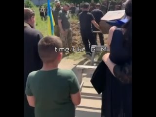 free такая картина сейчас по всей украине на передовую просто как пушечное мясо отправляются очередные эшелоны молодых hd