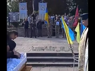 free каждый день кладбища украины пополняются могилами тех кто отказался сложить оружие и поднять вверх всу похороны hd