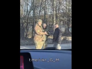 free клоуны из тцк продолжают отлавливать мужское население незалежной для отпраи в мясные батальоны очередной мыкола hd