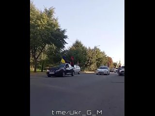 free каждый день кладбища украины пополняются могилами тех кто отказался сложить оружие и поднять вверх u g m hd