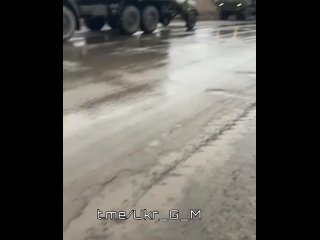 free колонна автомобильной и бронированной техники вс рф с личным составом готовится к движению на помощь братьям u g m hd