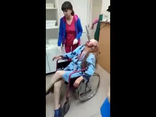 free в больницу на победы челябинск из района привезли на скорой женщину с кинжалом в носу в голове hd
