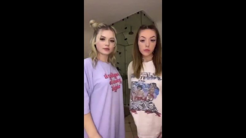 free таисия показала пизду прямо из трусиков на заброшенной улочке полное видео можно найти в описании к видео hd