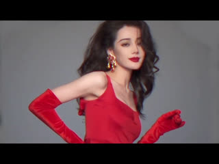 free дильраба дильмурат dilraba dilmurat 迪丽热巴 в красном платье с кудрявыми волосами в стиле ретро hd