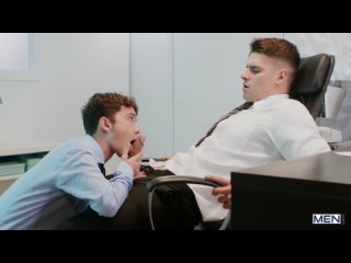 free симпатичный паренёк был трахнут во время собеседования при приеме на работу hd