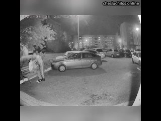free в салавате к сидящей на лавочке паре подошёл неадекватный мужчина и начал избивать парня подробност hd