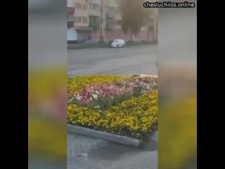 free в междуреченске женщина сломала мужа пополам дама хотела уехать на авто мужчины а он не желал отда hd