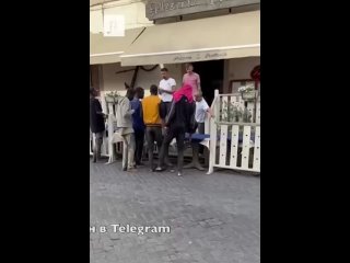 free чернокожие мигранты прорвали границу в италии и массово заселились на острове лампедуза теперь их там больше чем hd