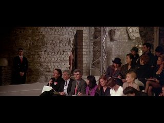 free голые манекенщицы на подиуме неделя высокой моды в париже hd