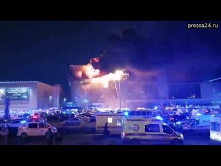 free crocus city hall продолжает полыхать тем временем мчс сообщает о локализации пожара в концертном з hd